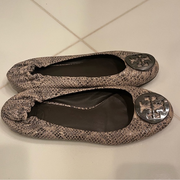 Tory Burch Reva snake ballet flat size 7 - Picture 2 of 3